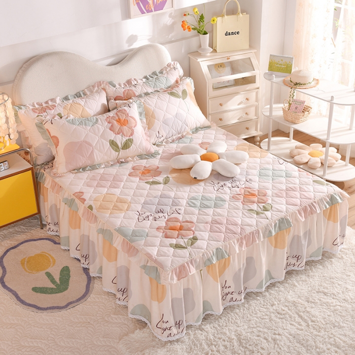 91家纺网 家纺一手货源 找家纺 美达 2025全棉蕾丝小花边夹棉床裙 悠若花园