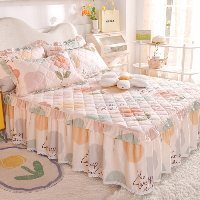 91家纺网 家纺一手货源 找家纺 美达 2025全棉蕾丝小花边夹棉床裙 悠若花园