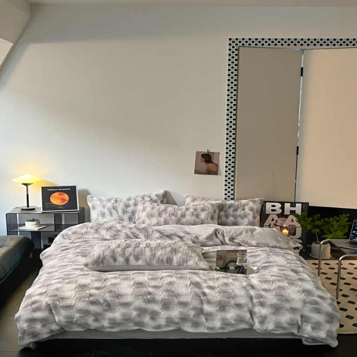 91家纺网 家纺一手货源 找家纺 金爱家 2023新款全消光牛奶绒獭兔毛绒四件套 兔毛绒-韵染灰