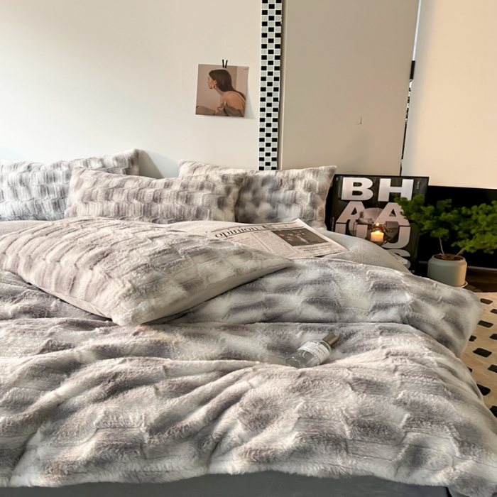 91家纺网 家纺一手货源 找家纺 金爱家 2023新款全消光牛奶绒獭兔毛绒四件套 兔毛绒-韵染灰