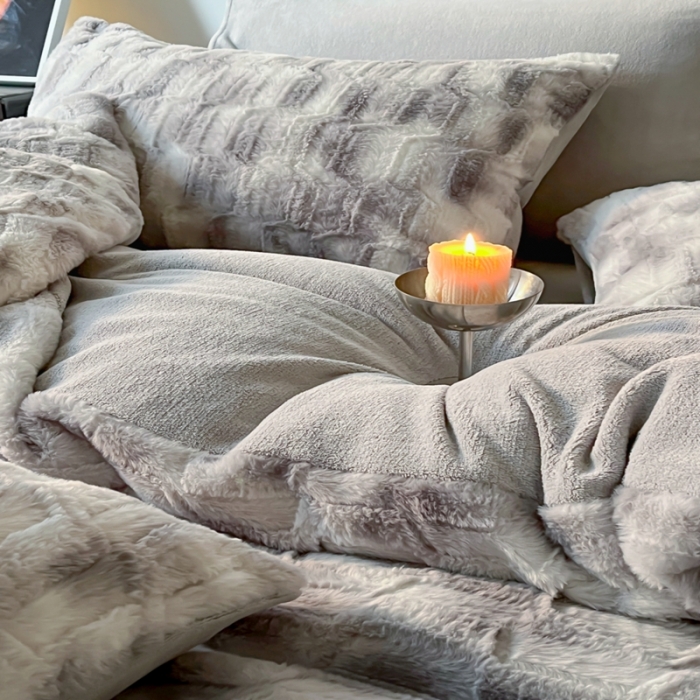 91家纺网 家纺一手货源 找家纺 金爱家 2023新款全消光牛奶绒獭兔毛绒四件套 兔毛绒-韵染灰