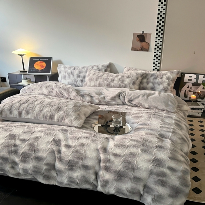 91家纺网 家纺一手货源 找家纺 金爱家 2023新款全消光牛奶绒獭兔毛绒四件套 兔毛绒-韵染灰