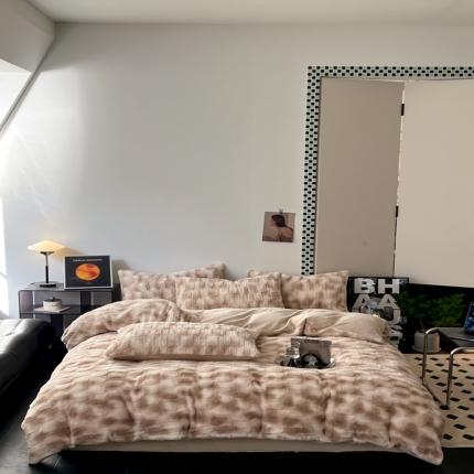 91家纺网 家纺一手货源 找家纺 金爱家 2023新款全消光牛奶绒獭兔毛绒四件套 兔毛绒-韵染咖