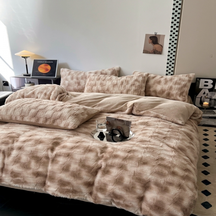 91家纺网 家纺一手货源 找家纺 金爱家 2023新款全消光牛奶绒獭兔毛绒四件套 兔毛绒-韵染咖