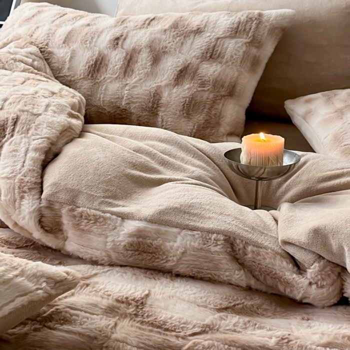 91家纺网 家纺一手货源 找家纺 金爱家 2023新款全消光牛奶绒獭兔毛绒四件套 兔毛绒-韵染咖