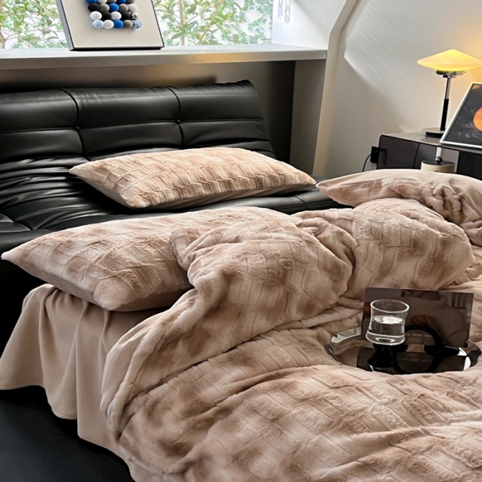 91家纺网 家纺一手货源 找家纺 金爱家 2023新款全消光牛奶绒獭兔毛绒四件套 兔毛绒-韵染咖