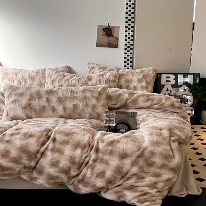 91家纺网 家纺一手货源 找家纺 金爱家 2023新款全消光牛奶绒獭兔毛绒四件套 兔毛绒-韵染咖