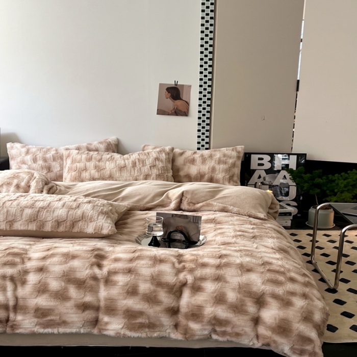 91家纺网 家纺一手货源 找家纺 金爱家 2023新款全消光牛奶绒獭兔毛绒四件套 兔毛绒-韵染咖