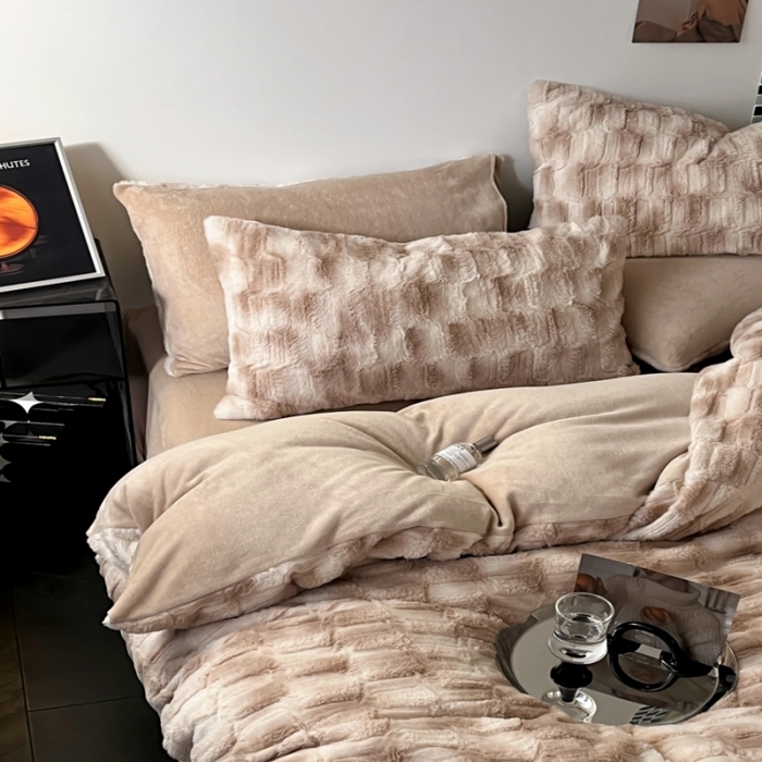 91家纺网 家纺一手货源 找家纺 金爱家 2023新款全消光牛奶绒獭兔毛绒四件套 兔毛绒-韵染咖