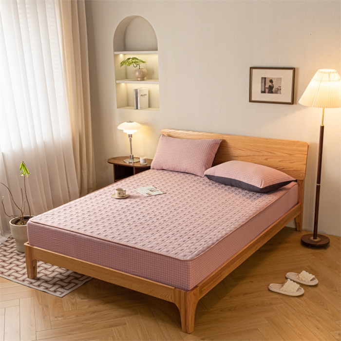 91家纺网 家纺一手货源 找家纺 蓝巢 2023新款全棉水洗棉大豆夹棉床笠 摩卡丁香粉格