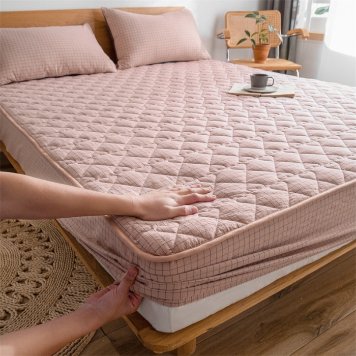 91家纺网 家纺一手货源 找家纺 蓝巢 2023新款全棉水洗棉大豆夹棉床笠 丁香粉格