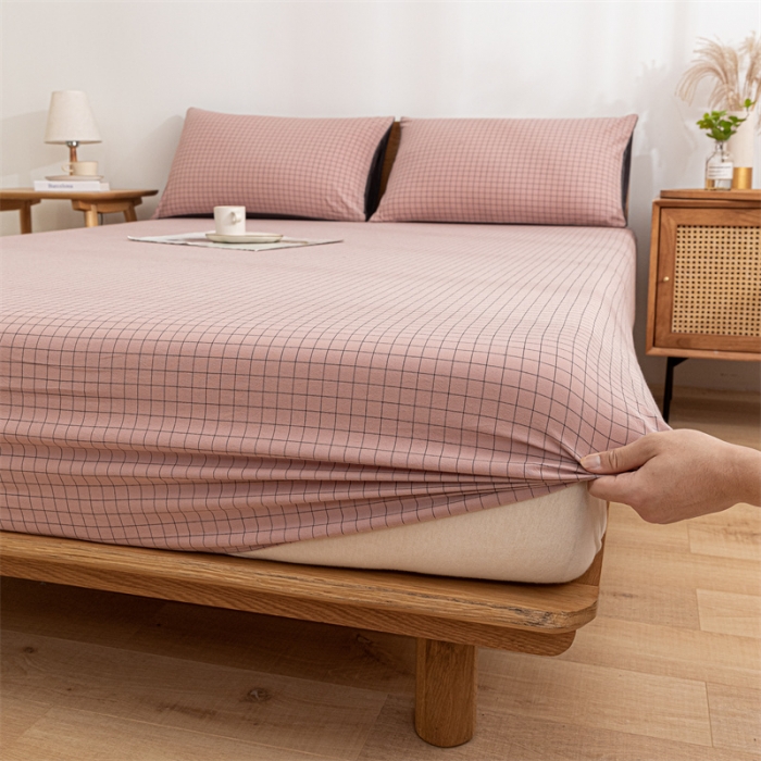 91家纺网 家纺一手货源 找家纺 蓝巢 2023新款全棉色织水洗棉系列单品床笠 丁香粉格