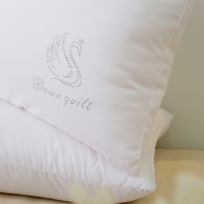 91家纺网 家纺一手货源 找家纺 （总）爱尚家 2022新款烫钻柔丝安睡枕枕头枕芯系列