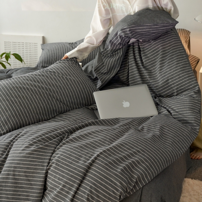 91家纺网 家纺一手货源 找家纺 蓝邻 2023新款无印风全棉色织水洗棉四件套 灰细条