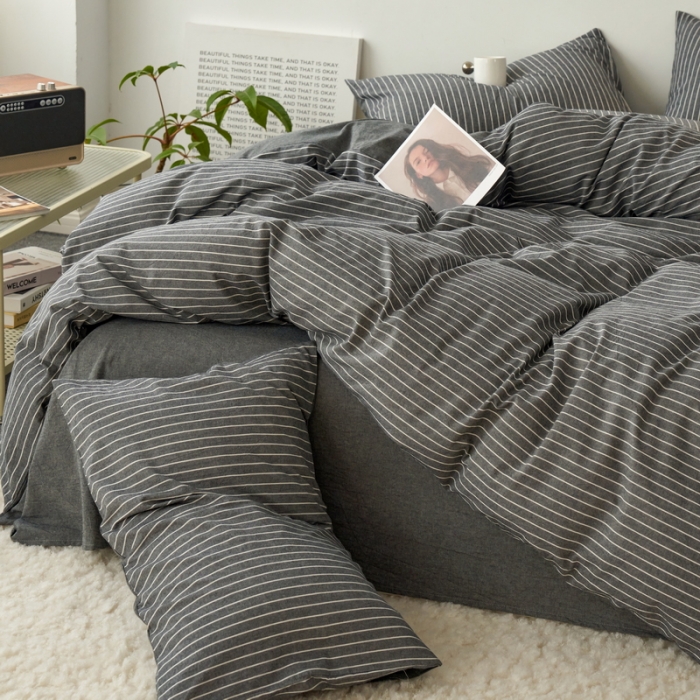 91家纺网 家纺一手货源 找家纺 蓝邻 2023新款无印风全棉色织水洗棉四件套 灰细条