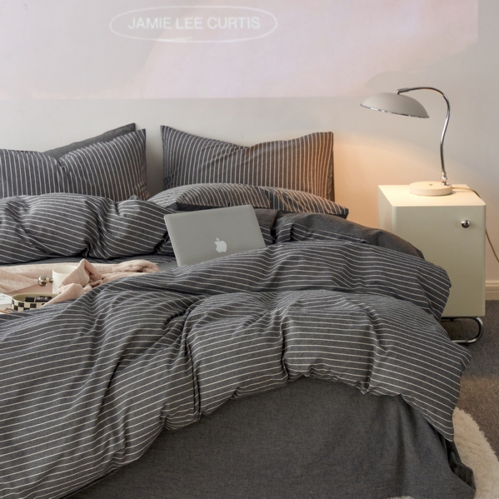 91家纺网 家纺一手货源 找家纺 蓝邻 2023新款无印风全棉色织水洗棉四件套 灰细条