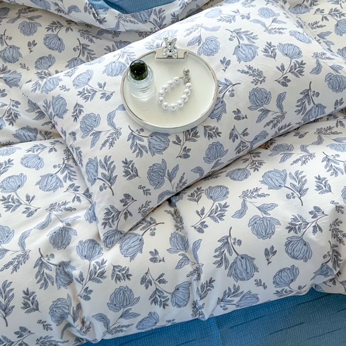 91家纺网 家纺一手货源 找家纺 星巴k 2023新款全棉13372花卉印花简约卡通款多规格四件套半拿铁