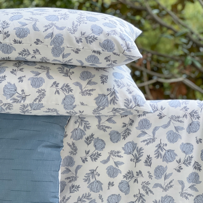 91家纺网 家纺一手货源 找家纺 星巴k 2023新款全棉13372花卉印花简约卡通款多规格四件套半拿铁