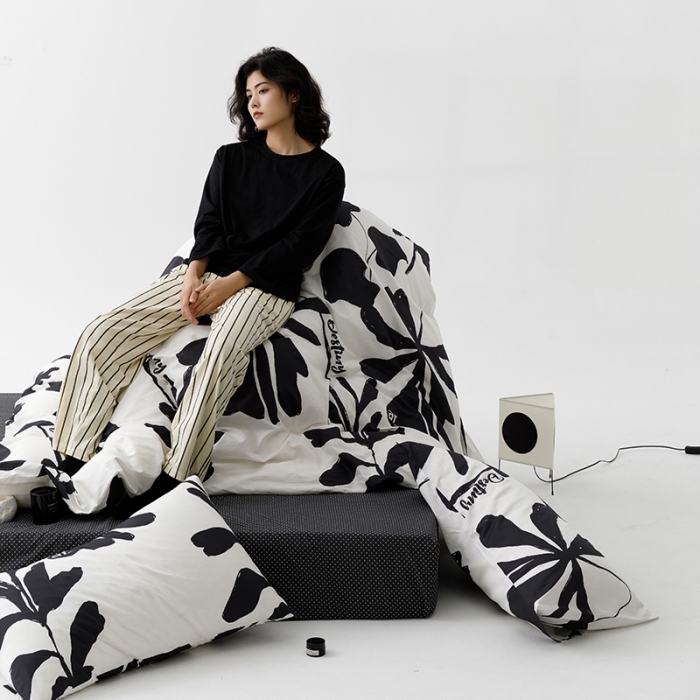 91家纺网 家纺一手货源 找家纺 雅居纺 2023新款13070黑白系全棉四件套 月夜桂花