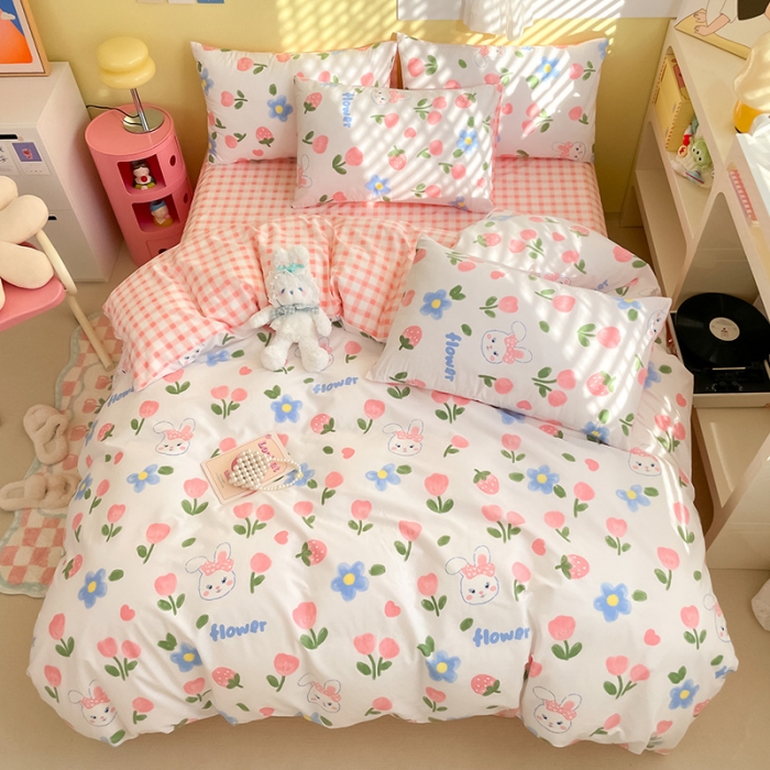 91家纺网 家纺一手货源 找家纺 雅居纺 2023新款全棉13070小清新四件套 草莓兔