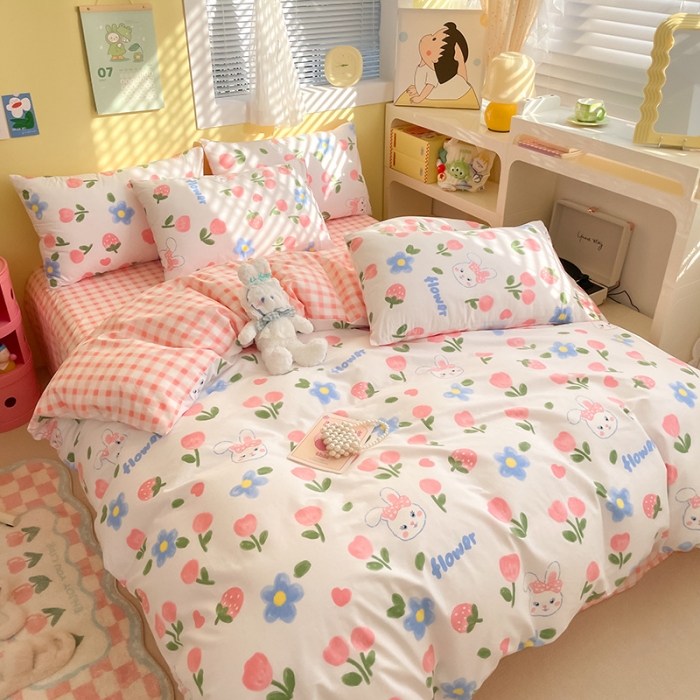 91家纺网 家纺一手货源 找家纺 雅居纺 2023新款全棉13070小清新四件套 草莓兔