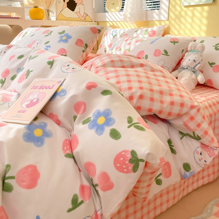 91家纺网 家纺一手货源 找家纺 雅居纺 2023新款全棉13070小清新四件套 草莓兔