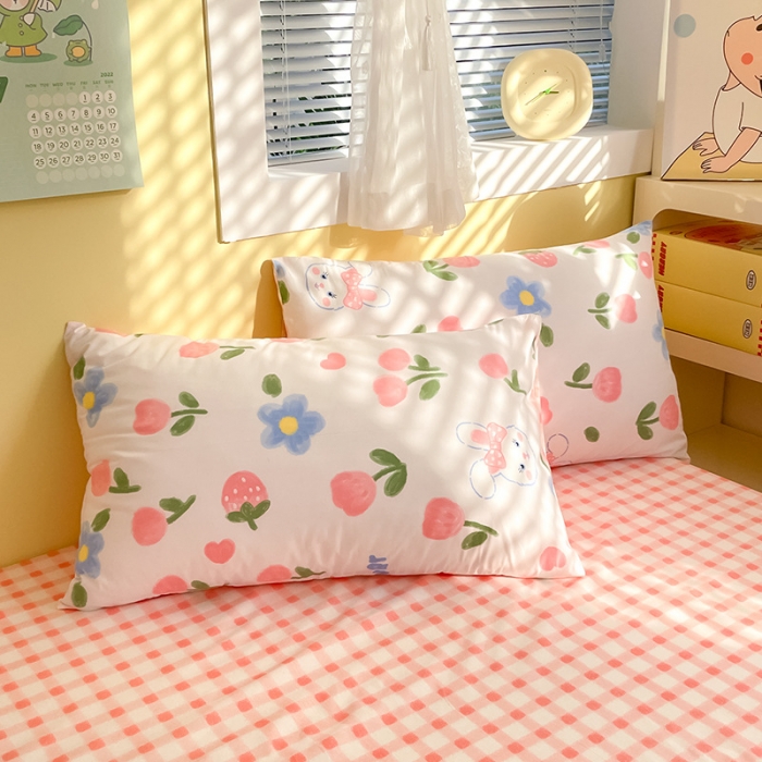 91家纺网 家纺一手货源 找家纺 雅居纺 2023新款全棉13070小清新四件套 草莓兔