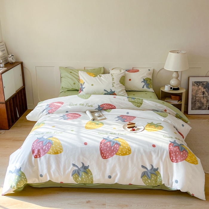 91家纺网 家纺一手货源 找家纺 希文 2023新款全棉13372印花四件套 晚风告白系列 彩色草莓