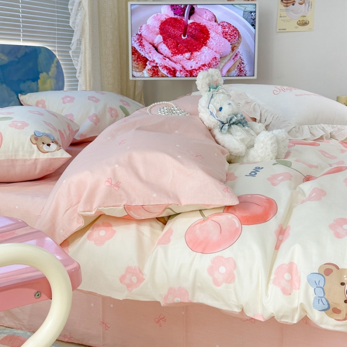 91家纺网 家纺一手货源 找家纺 昔可 2023新款全棉四件套 奶油樱桃熊