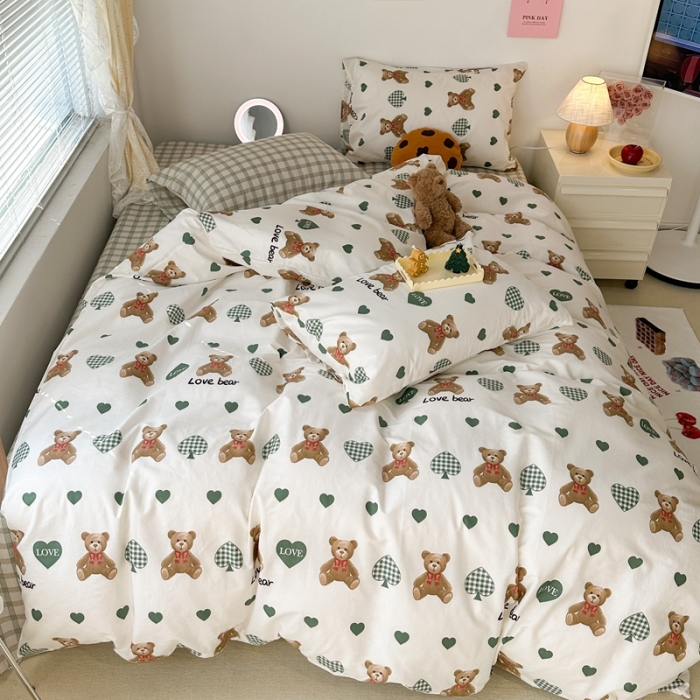 91家纺网 家纺一手货源 找家纺 昔可 2023新款可爱元气卧室新款全棉四件套 爱心熊 绿