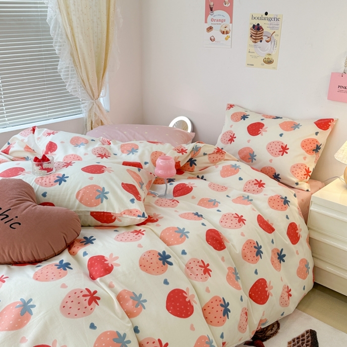 91家纺网 家纺一手货源 找家纺 昔可 2023新款可爱元气卧室新款全棉四件套 春日粉草莓