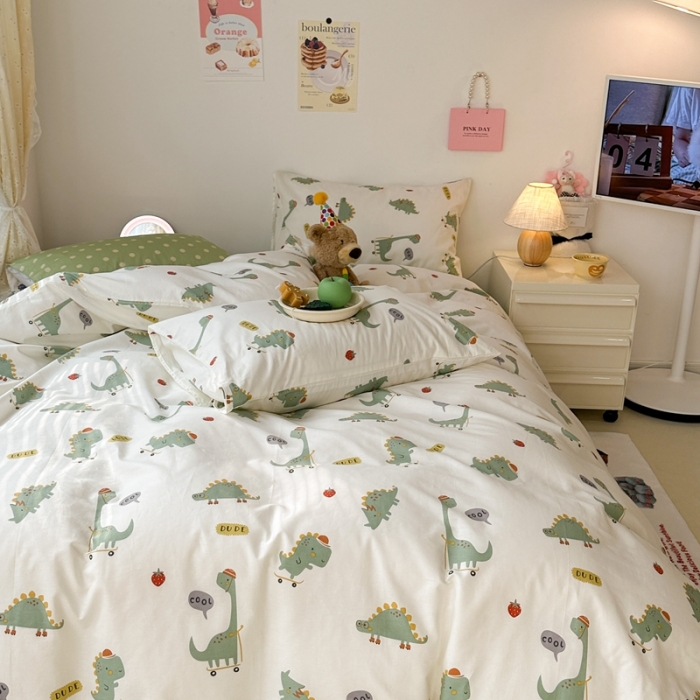 91家纺网 家纺一手货源 找家纺 昔可 2023新款可爱元气卧室新款全棉四件套 滑板恐龙