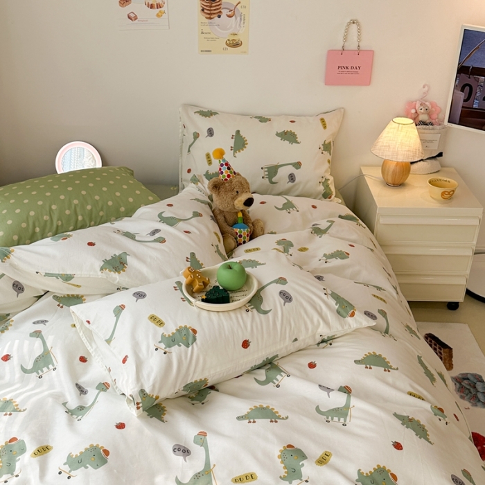 91家纺网 家纺一手货源 找家纺 昔可 2023新款可爱元气卧室新款全棉四件套 滑板恐龙