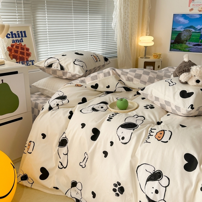 91家纺网 家纺一手货源 找家纺 昔可 2023新款全棉卡通系列四件套 黑白脚印狗狗