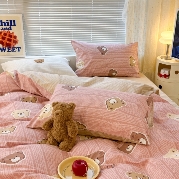 91家纺网 家纺一手货源 找家纺 昔可 2023新款全棉卡通系列四件套 毛衣小熊 粉