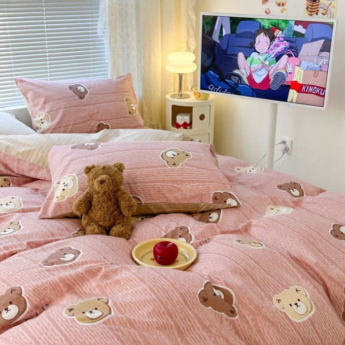 91家纺网 家纺一手货源 找家纺 昔可 2023新款全棉卡通系列四件套 毛衣小熊 粉