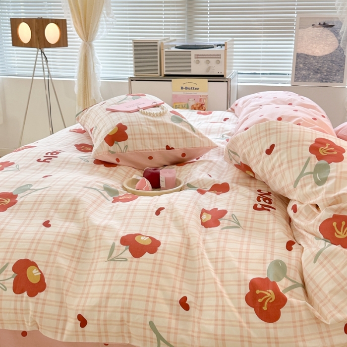 91家纺网 家纺一手货源 找家纺 昔可家纺 2023新款圣诞系列全棉四件套 格子小红花