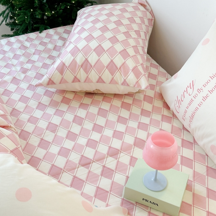 91家纺网 家纺一手货源 找家纺 昔可家纺 2023新款圣诞系列全棉四件套 樱桃蝴蝶结