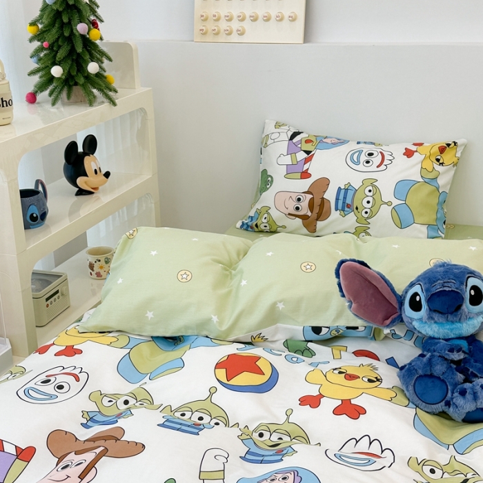 91家纺网 家纺一手货源 找家纺 昔可家纺 2023新款迪士尼系列全棉四件套 巴斯光年乐园