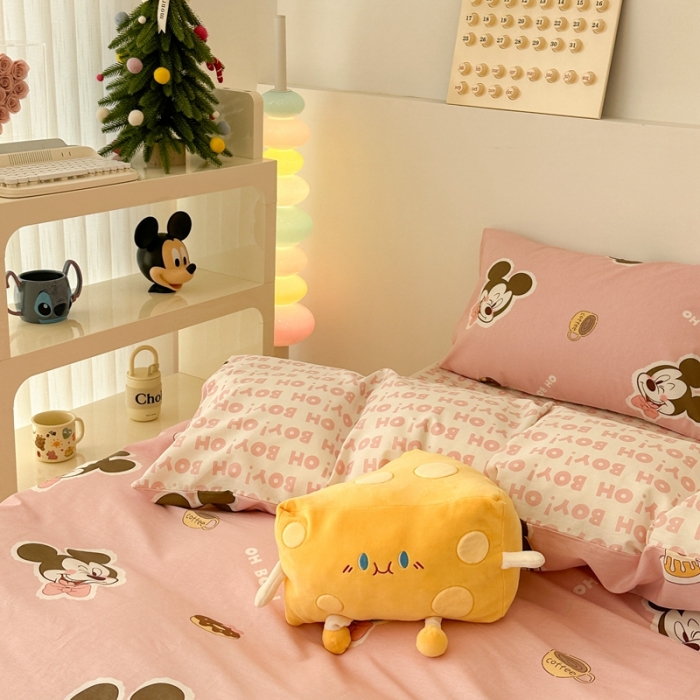 91家纺网 家纺一手货源 找家纺 昔可家纺 2023新款迪士尼系列全棉四件套 蛋糕米奇粉