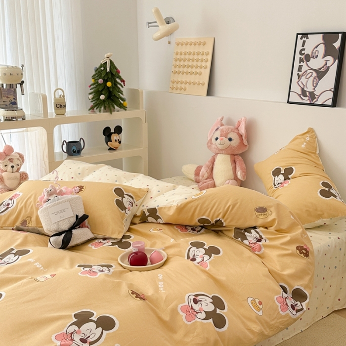 91家纺网 家纺一手货源 找家纺 昔可家纺 2023新款迪士尼系列全棉四件套 蛋糕米奇黄