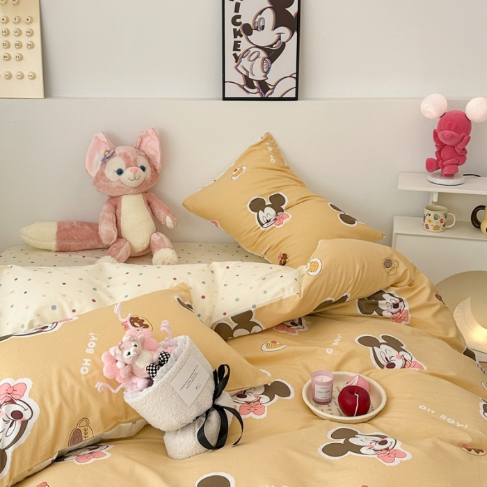 91家纺网 家纺一手货源 找家纺 昔可家纺 2023新款迪士尼系列全棉四件套 蛋糕米奇黄