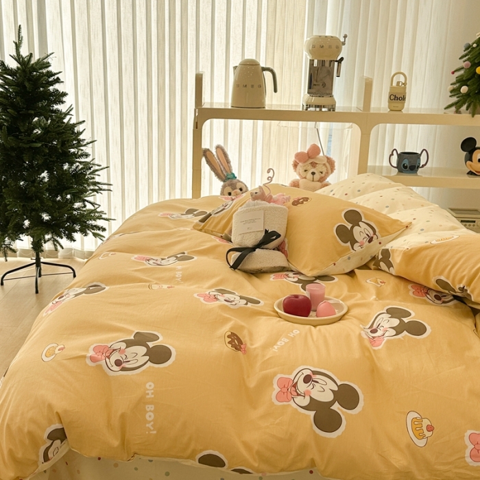 91家纺网 家纺一手货源 找家纺 昔可家纺 2023新款迪士尼系列全棉四件套 蛋糕米奇黄