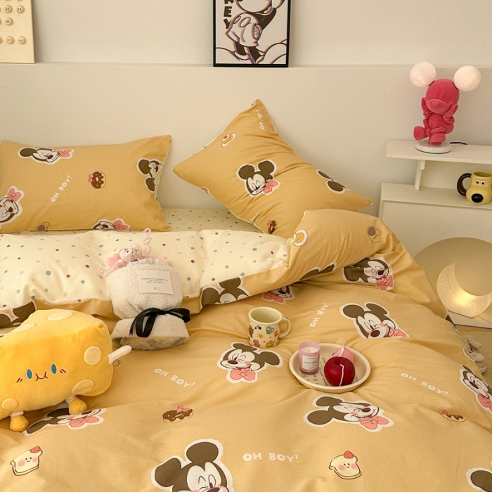 91家纺网 家纺一手货源 找家纺 昔可家纺 2023新款迪士尼系列全棉四件套 蛋糕米奇黄