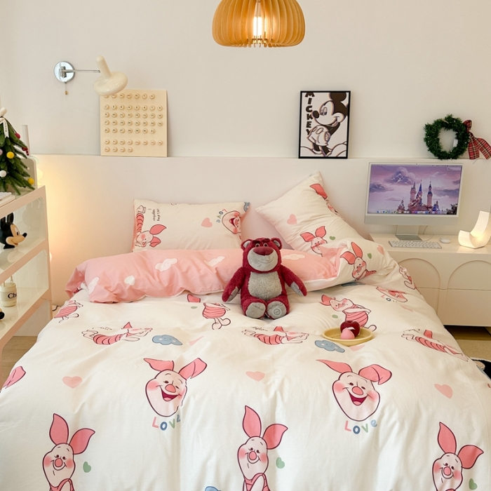 91家纺网 家纺一手货源 找家纺 昔可家纺 2023新款迪士尼系列全棉四件套 粉色小猪噗噗