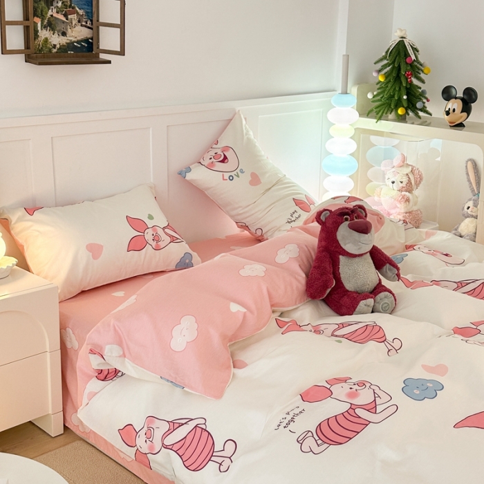 91家纺网 家纺一手货源 找家纺 昔可家纺 2023新款迪士尼系列全棉四件套 粉色小猪噗噗