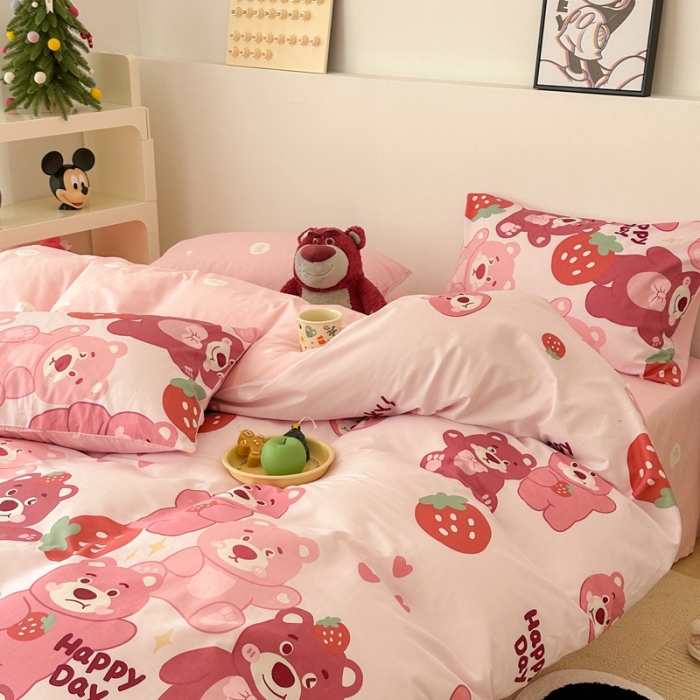 91家纺网 家纺一手货源 找家纺 昔可家纺 2023新款迪士尼系列全棉四件套 好多草莓熊