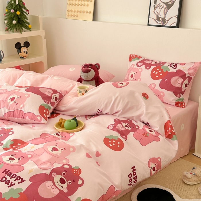 91家纺网 家纺一手货源 找家纺 昔可家纺 2023新款迪士尼系列全棉四件套 好多草莓熊