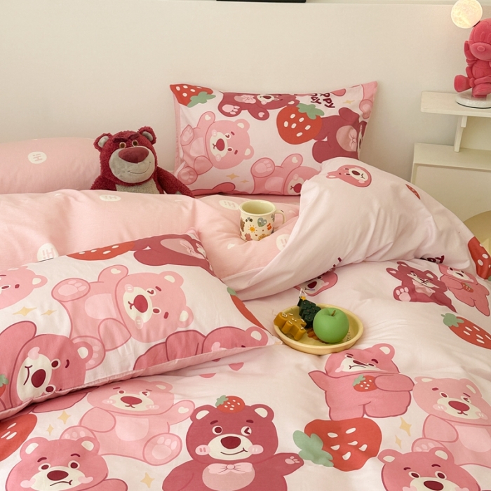 91家纺网 家纺一手货源 找家纺 昔可家纺 2023新款迪士尼系列全棉四件套 好多草莓熊