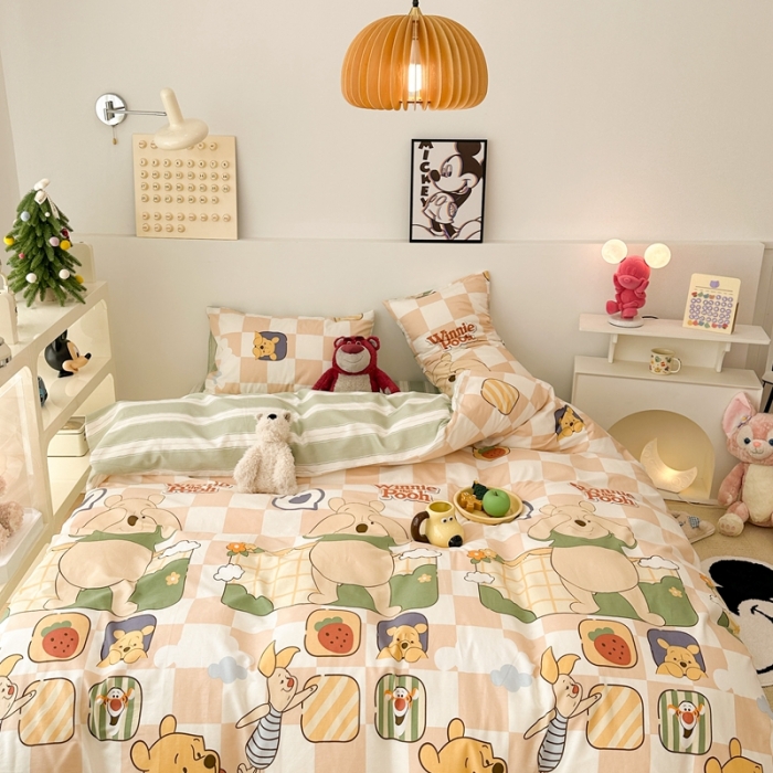 91家纺网 家纺一手货源 找家纺 昔可家纺 2023新款迪士尼系列全棉四件套 黄棋盘维尼